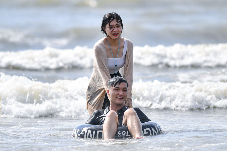 canh chen lan giua mua dich dip 30/4 anh 14