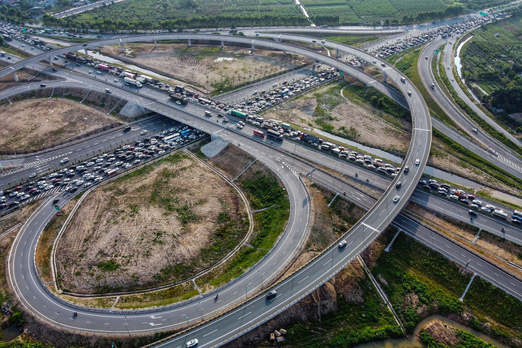 canh chen lan giua mua dich dip 30/4 anh 1