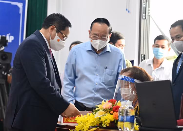 Thu tuong Pham Minh Chinh bo phieu anh 8