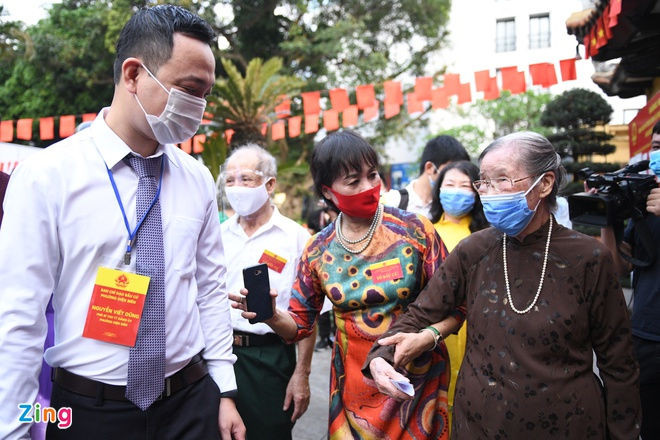 bau cu dai bieu Quoc hoi va HDND anh 3