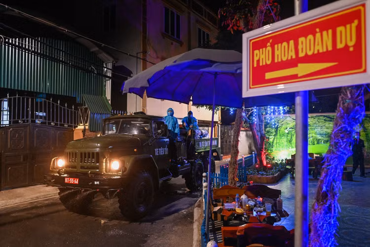 dich Covid-19 bung phat anh 2