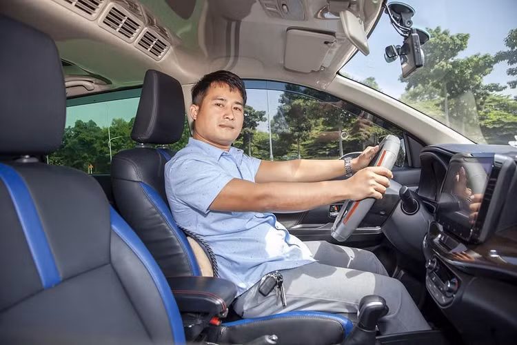 Anh Trần Khắc Vinh (Đồng Nai) rất an tâm về chế độ bảo dưỡng xe Suzuki Ertiga.