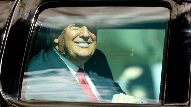 Trump tro ve Florida anh 1