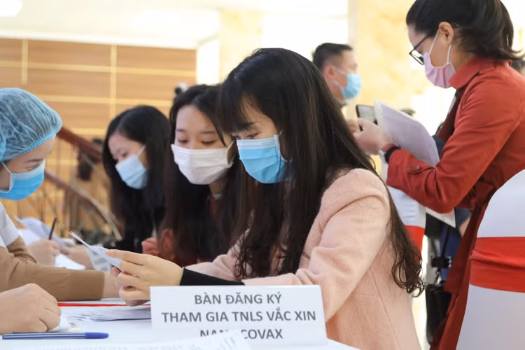 Ngày 12/1, tiêm vắc xin COVID-19 của Việt Nam liều cao nhất cho 3 người tình nguyện ảnh 1