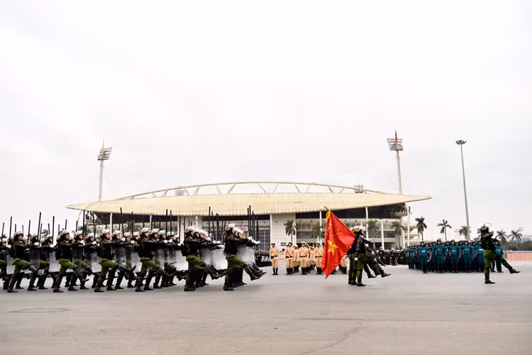 Tham gia lễ xuất quân, diễn tập có hơn 6.000 cán bộ, chiến sĩ lực lượng công an, quân đội và một số cán bộ y tế của TP Hà Nội. Ảnh: Nhật Bắc