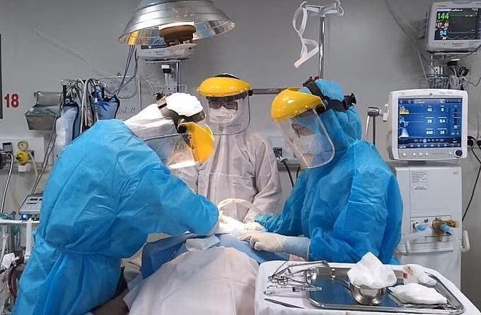 Sáng 28/8: Có 198.614 bệnh nhân COVID-19 khỏi; 985 ca đang thở máy và ECMO - Ảnh 1.