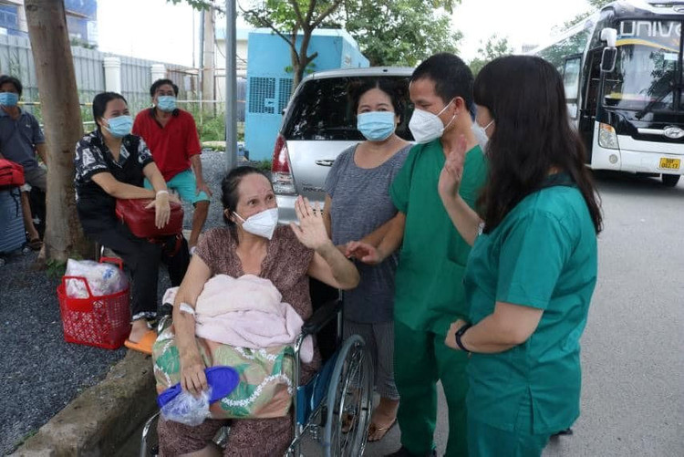 Việc vận động thể chất nhẹ nhàng và hợp lý cũng giúp bệnh nhân hậu Covid-19 khắc phục được một số triệu chứng hậu Covid-19 như khó thở...