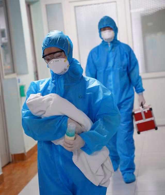 Khoảng 5% ca mắc COVID-19 ở Hà Nội là trẻ em, chuyên gia khuyến cáo cách bảo vệ trẻ - Ảnh 3.