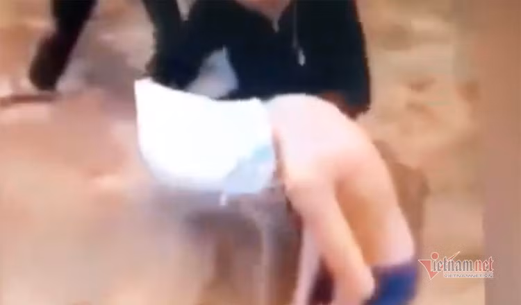 Kinh hoàng một nam thanh niên bị đánh đập, bịt mặt chôn sống