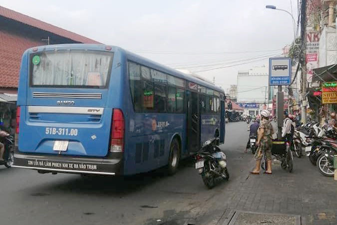 xe buyt tu choi phuc vu anh 1