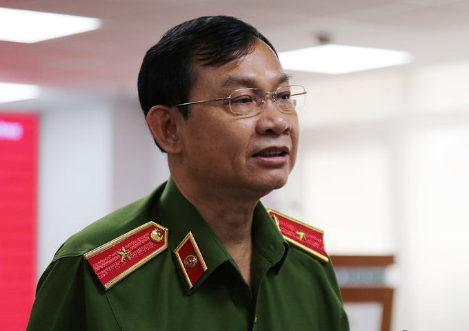 Thiếu tướng Đinh Thanh Nhàn tại buổi họp báo sáng nay. Ảnh: Đình Văn.