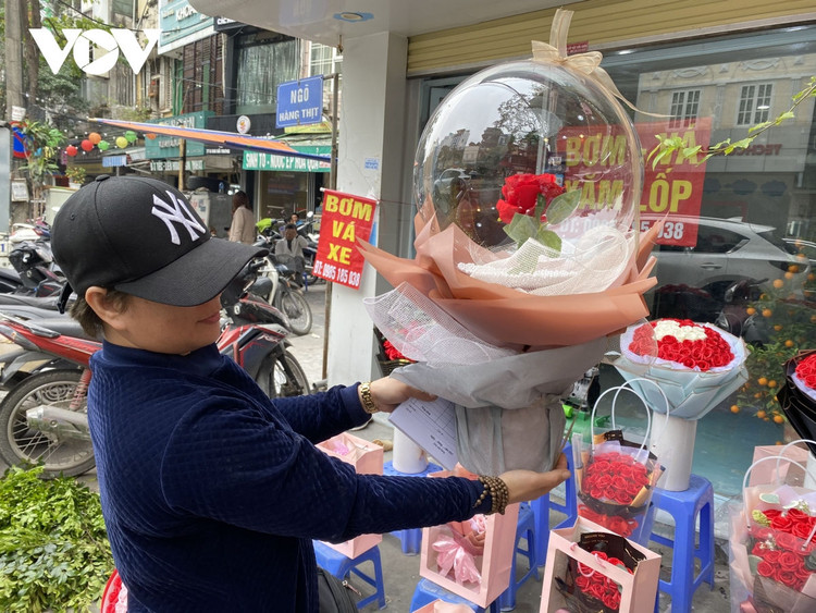 Nhiều mẫu hoa “độc lạ” dịp 8/3 ảnh 1