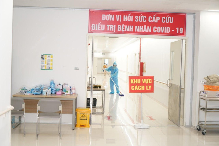 Khu vực điều trị cho bệnh nhân COVID-19 tại BV Bạch Mai cơ sở 2. Ảnh: Mai Thanh Hỏa tốc: Ban chỉ đạo Quốc gia yêu cầu thực hiện giãn cách tại các bệnh viện ảnh 1
