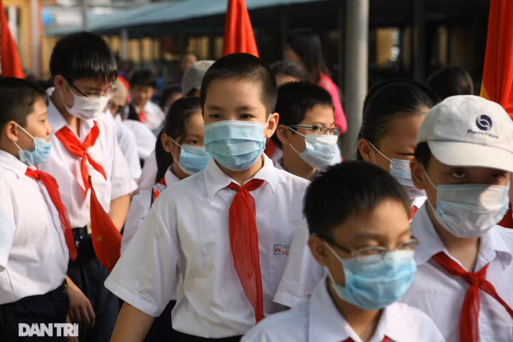 Nhìn lại Lễ khai giảng đặc biệt 12 năm trước trong đại dịch cúm A/H1N1 - 4