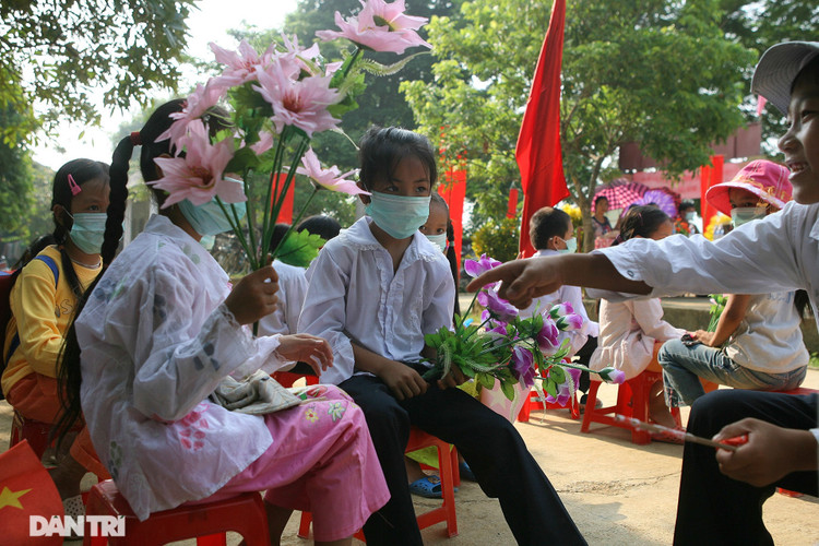 Nhìn lại Lễ khai giảng đặc biệt 12 năm trước trong đại dịch cúm A/H1N1 - 14