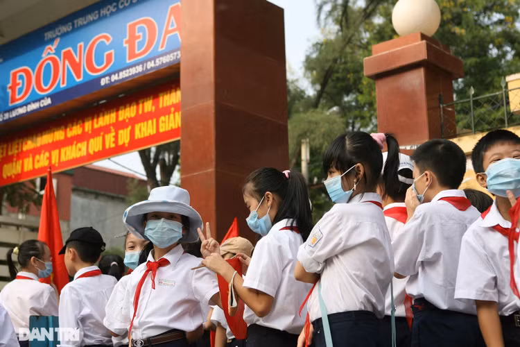 Nhìn lại Lễ khai giảng đặc biệt 12 năm trước trong đại dịch cúm A/H1N1 - 1