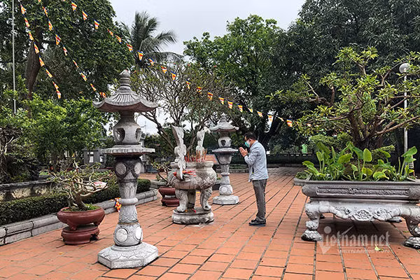 Từ 0h ngày 29/5, Hà Nội dừng hoạt động tôn giáo, tín ngưỡng tập trung