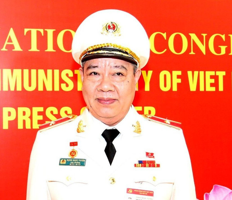 Cong an phan bac cac quan diem sai trai, thu dich anh 1