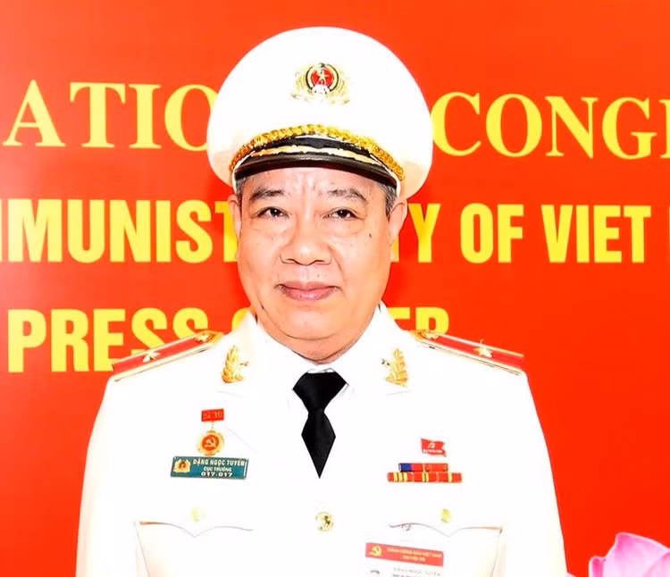 Cong an phan bac cac quan diem sai trai, thu dich anh 1