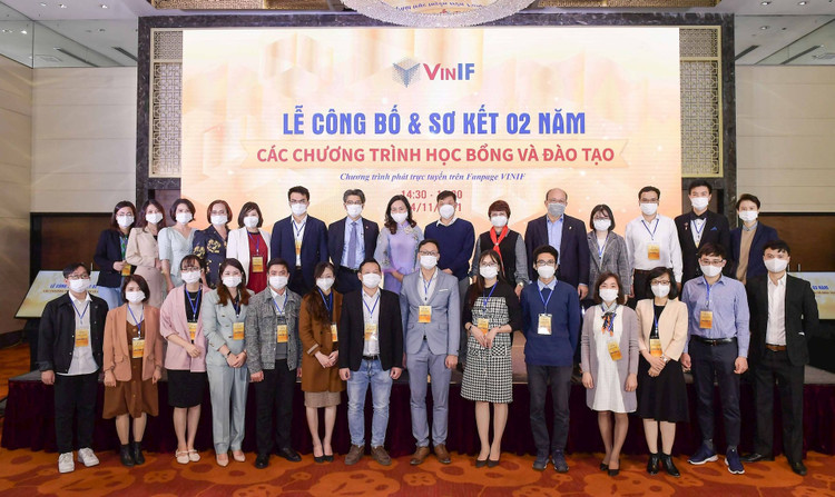 Lễ công bố và sơ kết 2 năm các chương trình học bổng và đào tạo của VinIF diễn ra chiều ngày 24/11/2021.