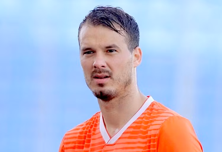 Song Lam Nghe An chia tay ngoai binh nguoi Serbia hinh anh