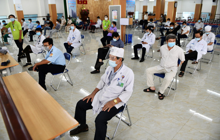 Cat toc cho y bac si Benh vien Cho Ray anh 2