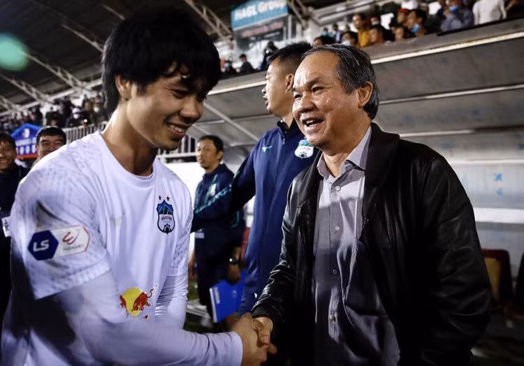 Đại gia hỏi mua Công Phượng, Văn Toàn giá 4 triệu USD, bầu Đức nói gì? - 1