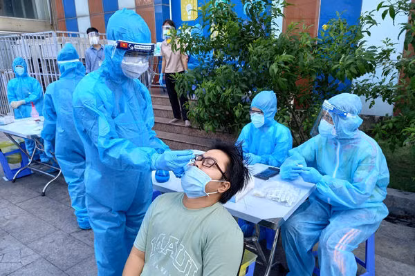 Quy định mới, không phải cứ tiếp xúc F0 là thành F1