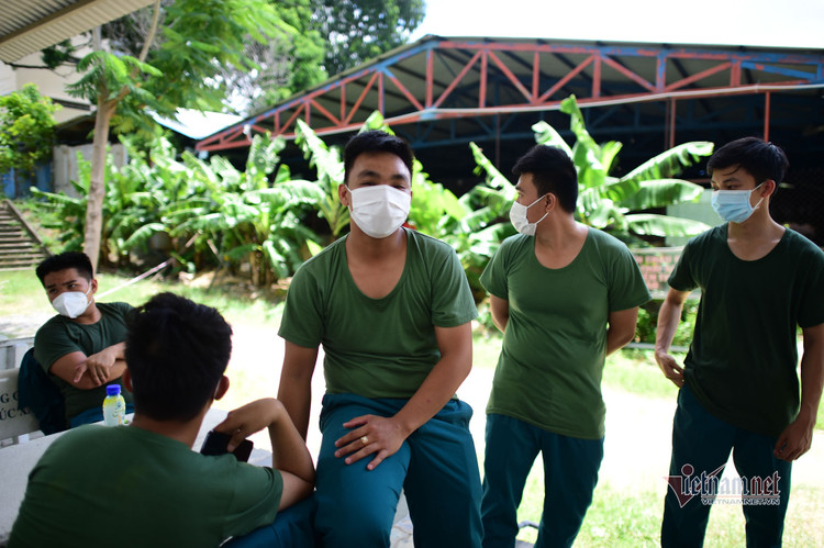 Đội tiêm vắc xin Covid-19 lưu động đầu tiên tại TP.HCM