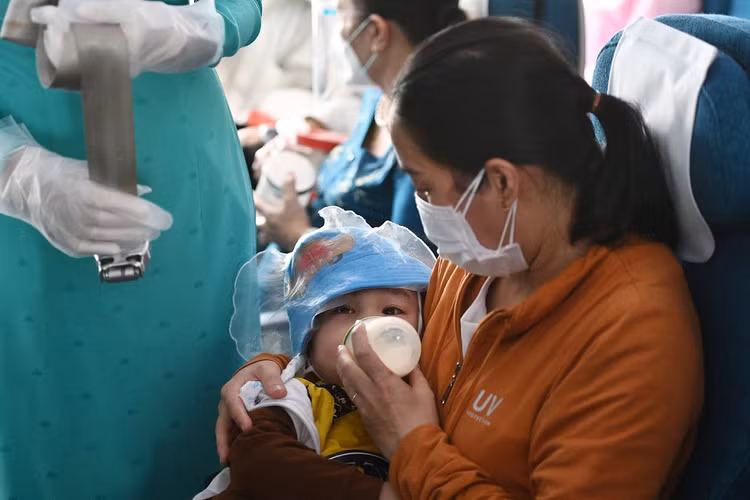 bay noi dia thang 10 anh 2