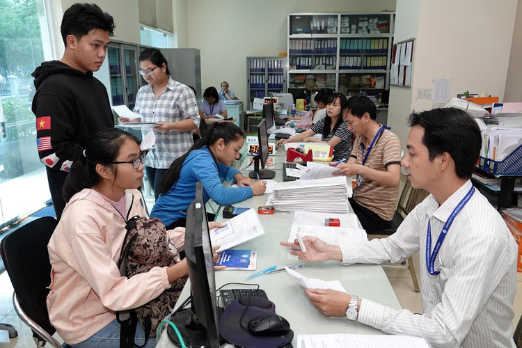 Thí sinh trúng tuyển làm thủ tục nhập học tại Trường ĐH Y dược TP.HC năm 2020 /// Đào Ngọc Thạch