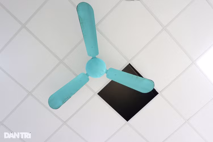 Cận cảnh phòng bay lắc ngay trong bệnh viện tâm thần gây chấn động - 6