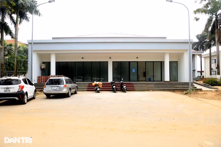 Cận cảnh phòng bay lắc ngay trong bệnh viện tâm thần gây chấn động - 1