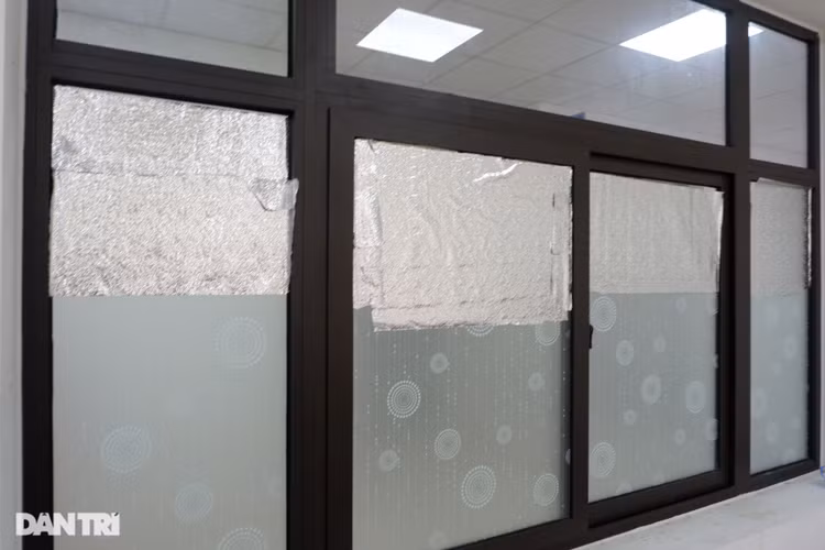 Cận cảnh phòng bay lắc ngay trong bệnh viện tâm thần gây chấn động - 4