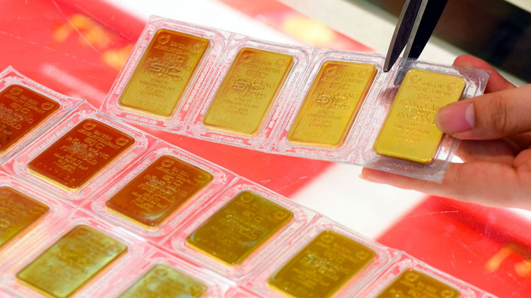 Giá vàng SJC tăng mạnh vượt xa mốc 57 triệu đồng/lượng ảnh 1