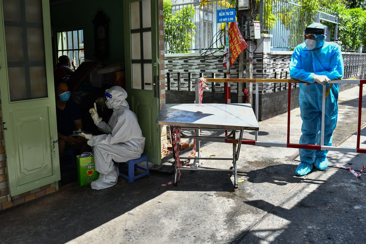 siet chat gian cach xa hoi tai TP.HCM anh 2