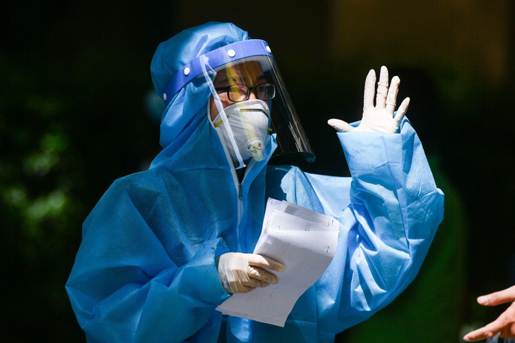 Them 7.580 benh nhan khoi Covid-19 trong mot ngay hinh anh