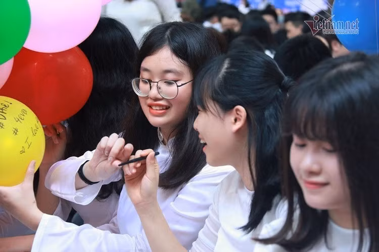 Bộ trưởng Giáo dục ra Chỉ thị năm học mới