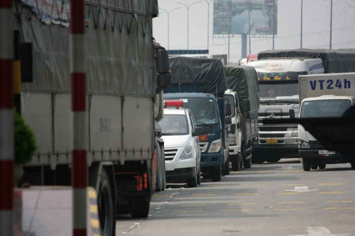 phương tiện mất 12 tiếng qua chốt ở hà nội dù có thẻ ưu tiên “luồng xanh"