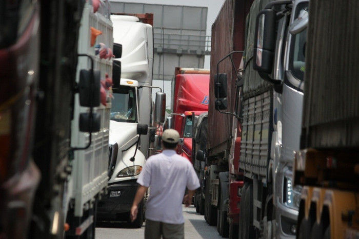 phương tiện mất 12 tiếng qua chốt ở hà nội dù có thẻ ưu tiên “luồng xanh"