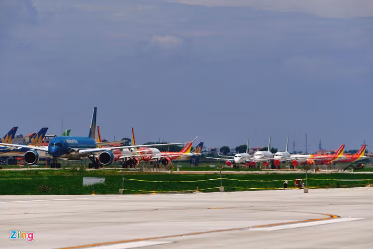 May bay do ngap san bay Noi Bai anh 13