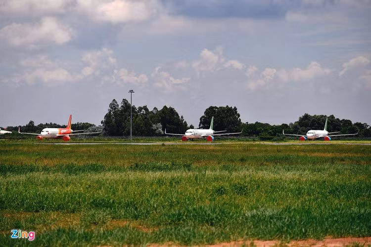 May bay do ngap san bay Noi Bai anh 8