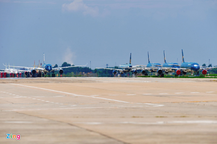 May bay do ngap san bay Noi Bai anh 6