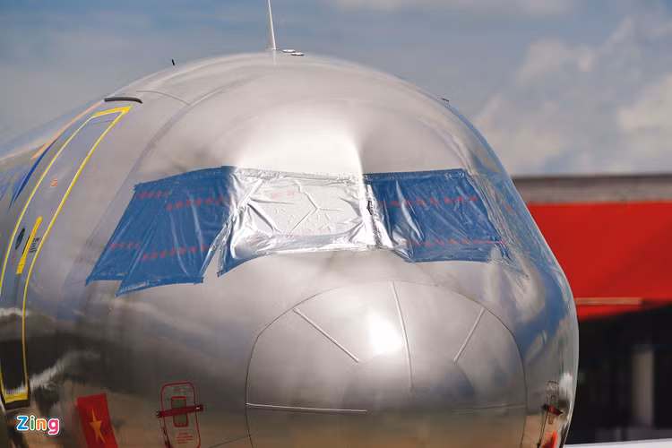 May bay do ngap san bay Noi Bai anh 10