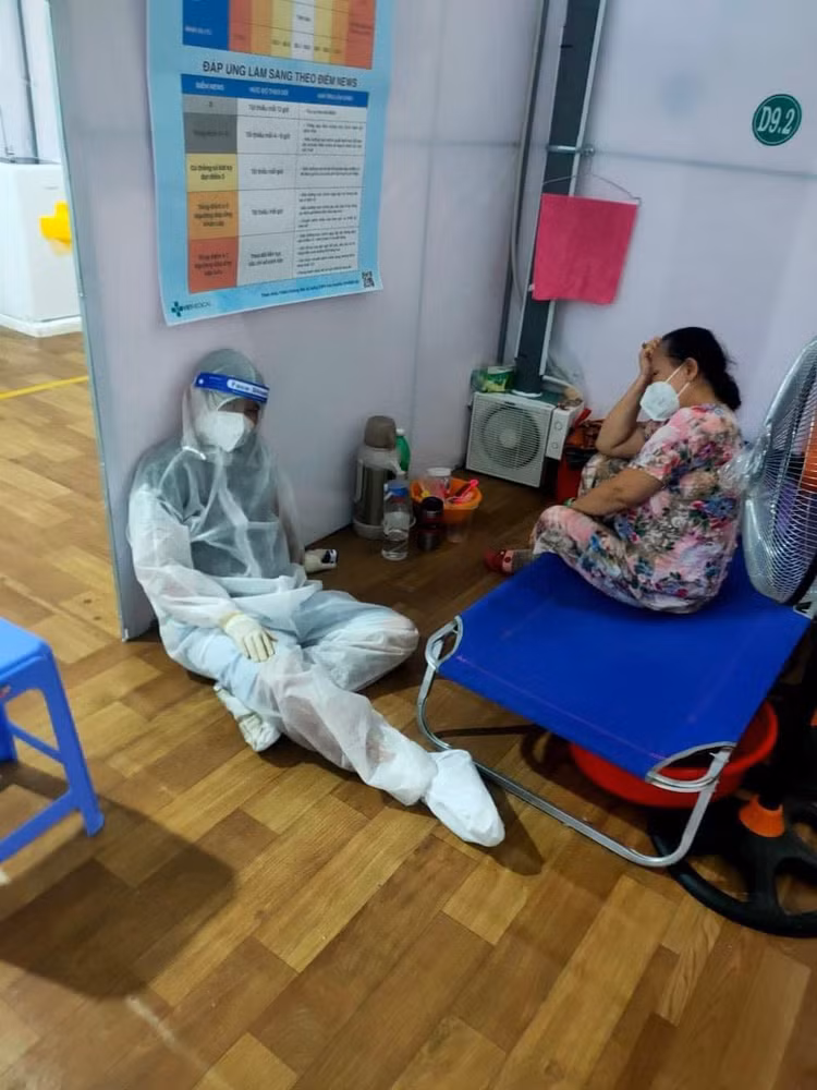 nhân viên y tế trong mùa Covid-19