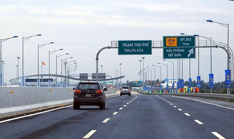 Tổng cục Đường bộ Việt Nam kiến nghị giảm 30% giá vé cho xe lưu thông cao tốc Hà Nội-Hải Phòng.