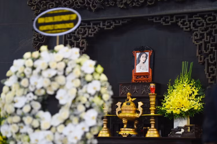 Hoa hau Thu Thuy qua doi anh 1