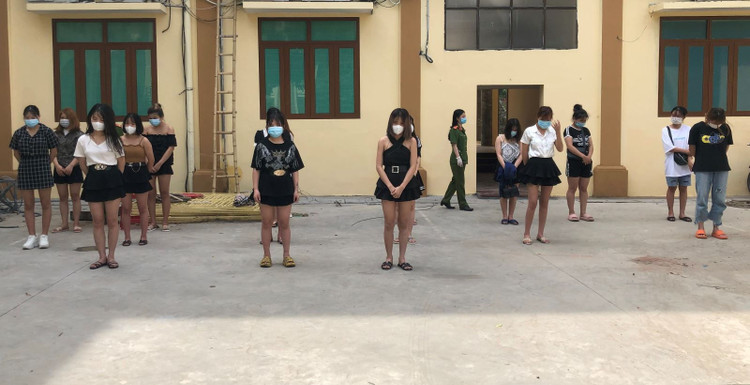 Tu tap hat karaoke anh 1