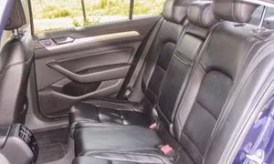 Volkswagen Passat - sedan thực dụng kiểu Đức ảnh 12