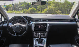 Volkswagen Passat - sedan thực dụng kiểu Đức ảnh 6